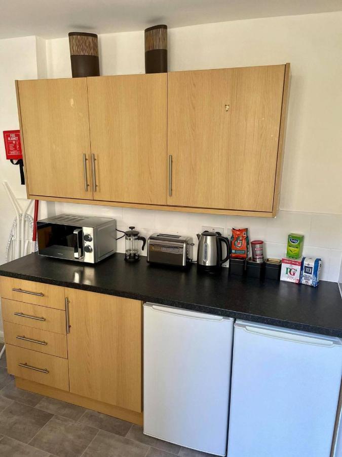 Acora'S Apartments Плимът Екстериор снимка