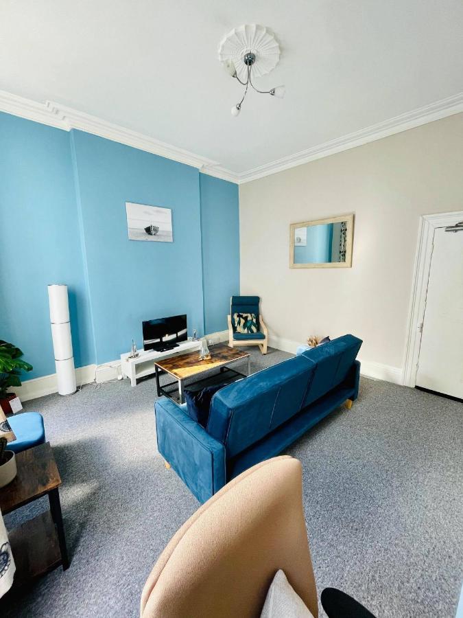 Acora'S Apartments Плимът Екстериор снимка