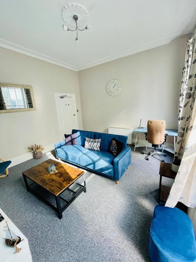 Acora'S Apartments Плимът Екстериор снимка
