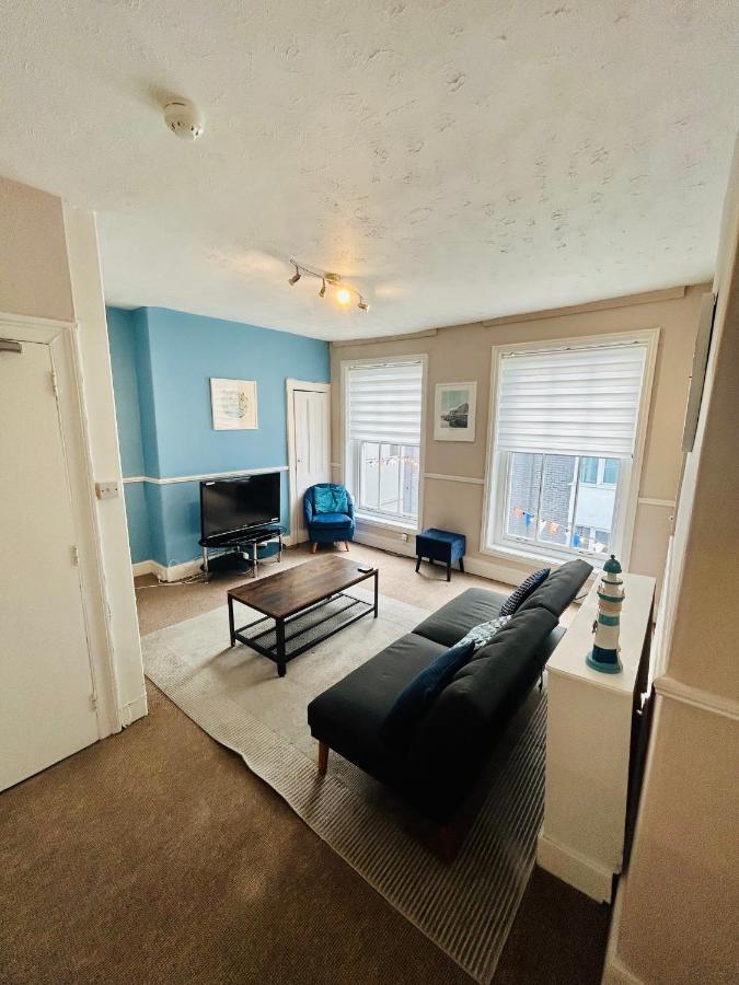 Acora'S Apartments Плимът Екстериор снимка